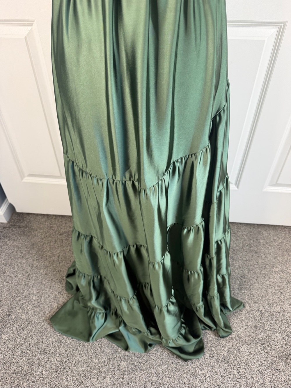Free People Green Satin Puff Sleeve Tiered Maxi Dress Size M NWOT - Picture 5 of 16